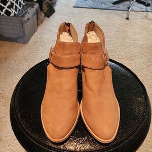 Eileen Fisher Ives Ankle Bootie Beige Nubuck Leather Back Zip Stacked Wedge 8.5